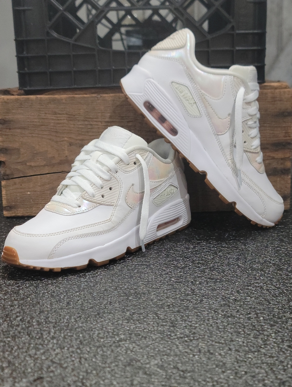 Nike Air Max 90 SE (special edition)  Pearlescent Shimmer Gum. Wmns 8 - Picture 2 of 15
